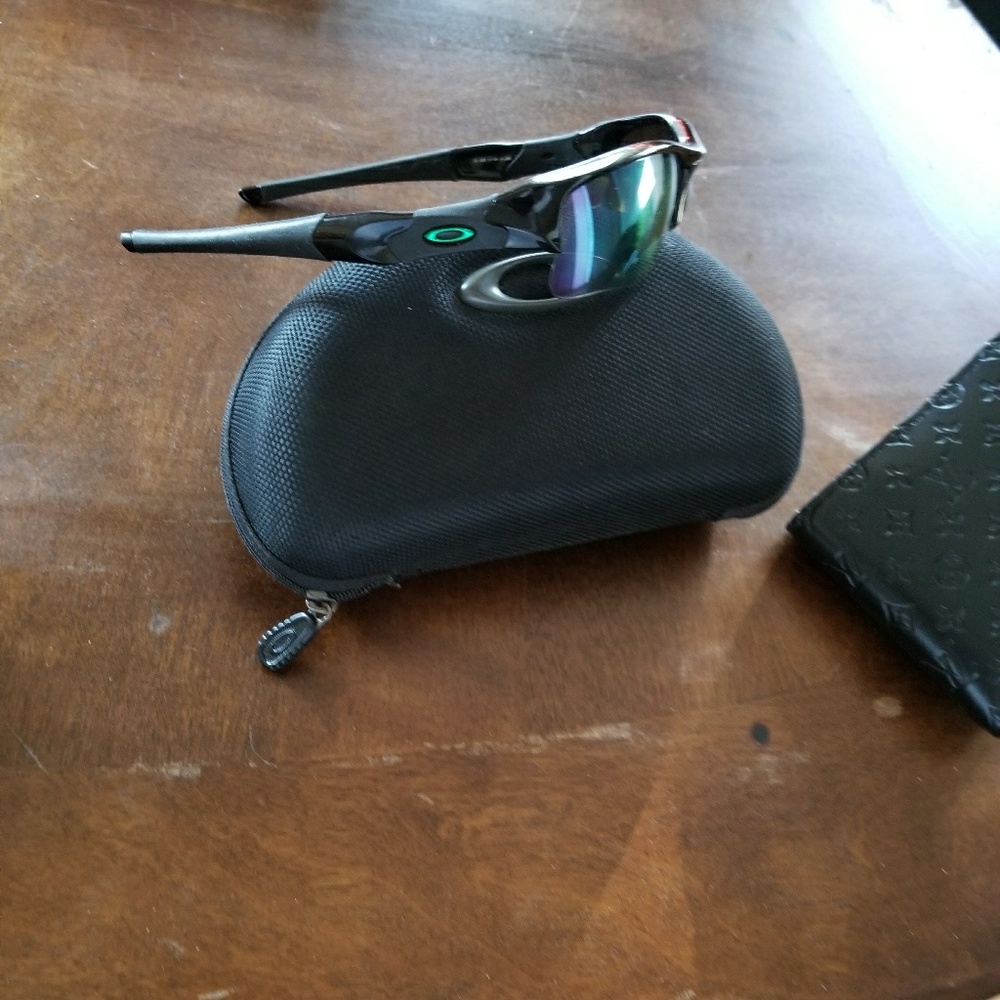 Oakley flax sunglasses black with green lenses